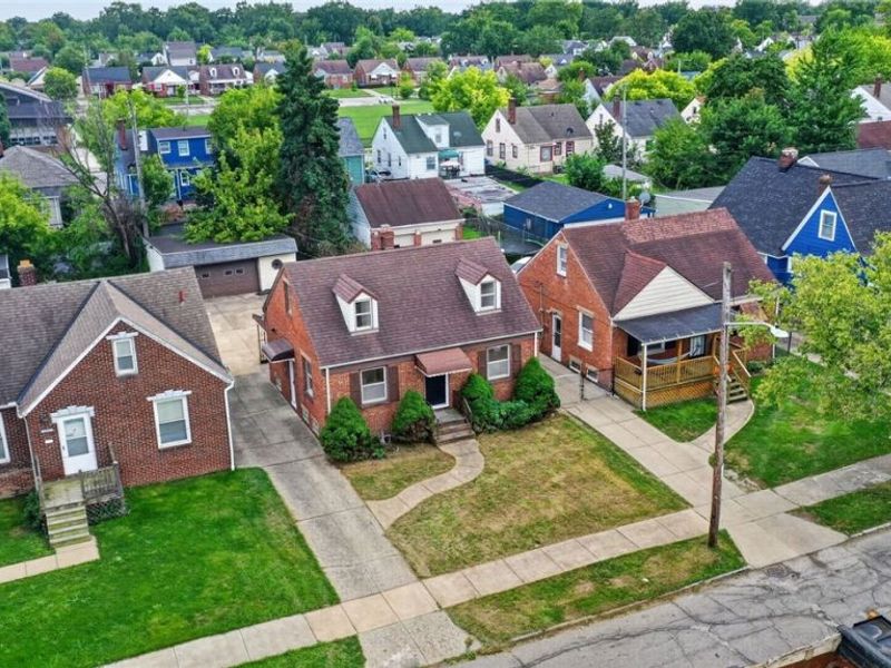 13517 Saint James Avenue, Cleveland, OH 44135 Photo 3
