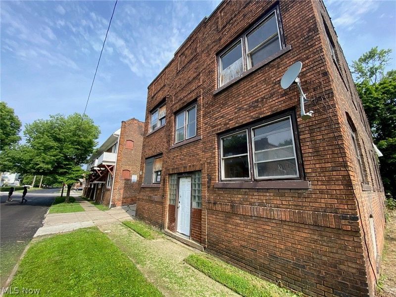15213 Ridpath Avenue, Cleveland, OH 44110 Photo 4