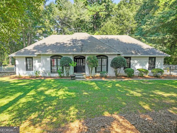 215 Clearview Circle, Mcdonough, GA 30253
