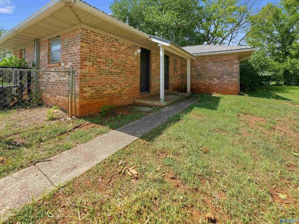 112 Ash Court NE, Decatur, AL 35601