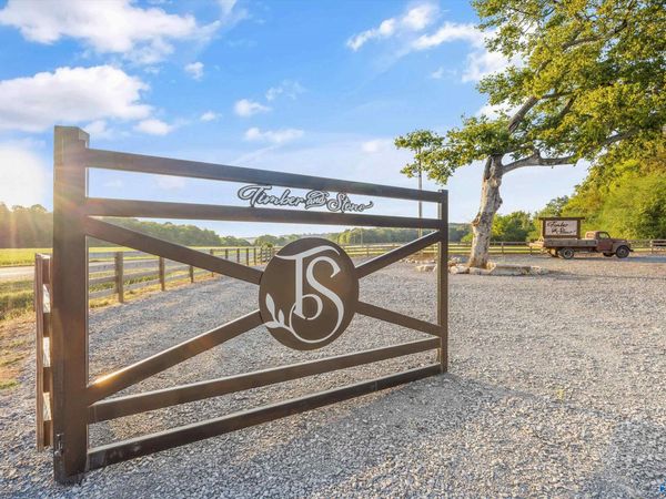 4201 Pleasant Valley Road, Union Grove, AL 35175