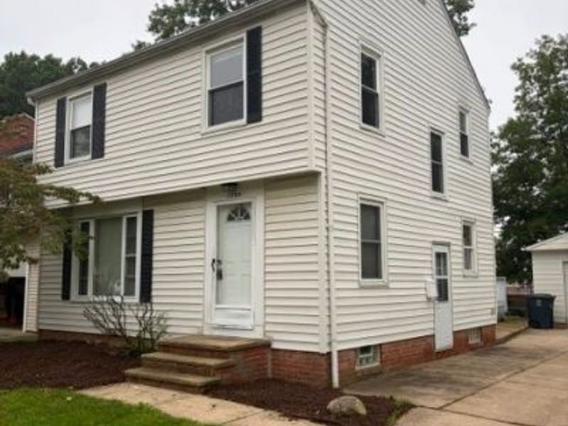 1388 Cranover Road, Lyndhurst, OH 44124 Photo 2