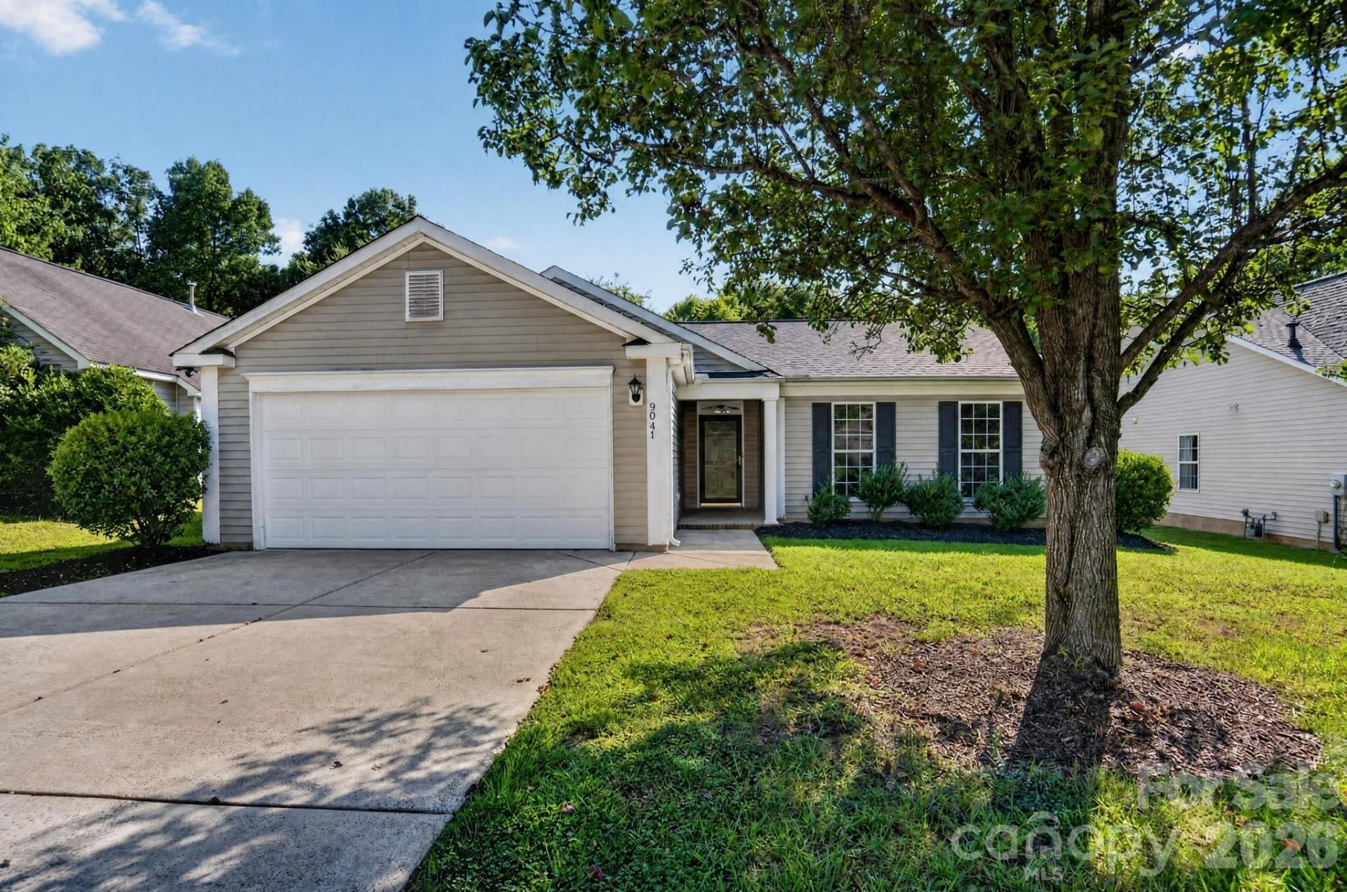 9041 Foggy Meadow Road, Charlotte, NC 28269 Main Photo