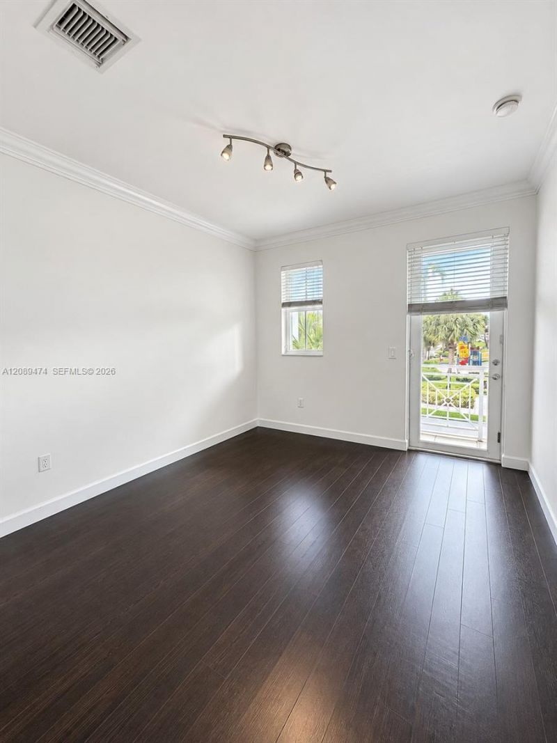 7439 NW 107th Path, Doral, FL 33178 Photo