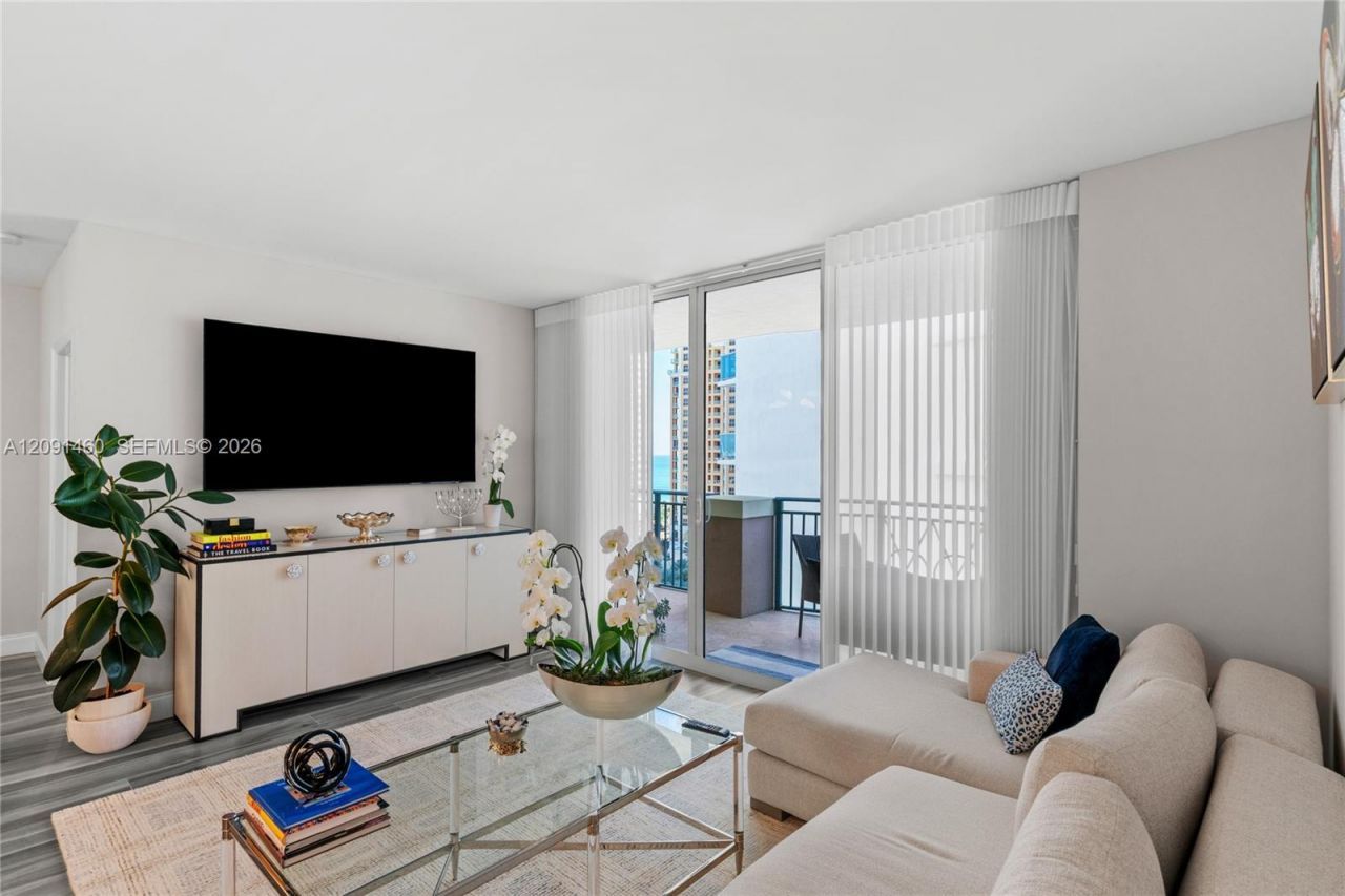 17555 Atlantic Blvd , Unit UPH3, Sunny Isles Beach, FL 33160 Photo