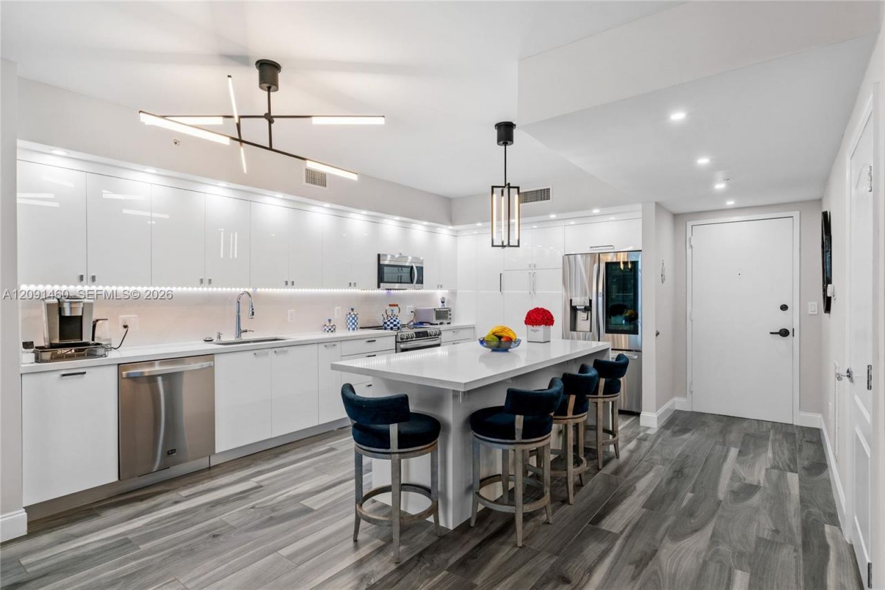17555 Atlantic Blvd , Unit UPH3, Sunny Isles Beach, FL 33160 Photo