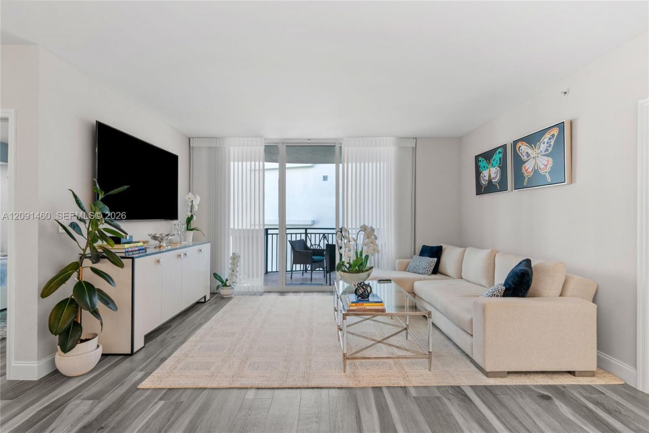 17555 Atlantic Blvd , Unit UPH3, Sunny Isles Beach, FL 33160 Photo