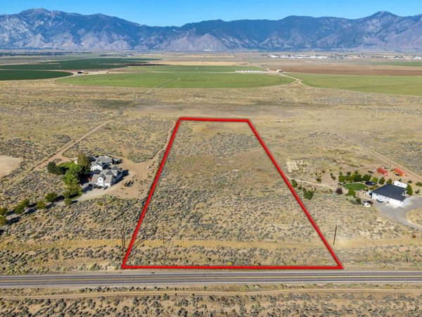 2068 E Valley Road, Minden, NV 89423