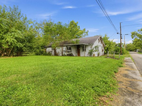406 W Henderson Street, Montpelier, IN 47359