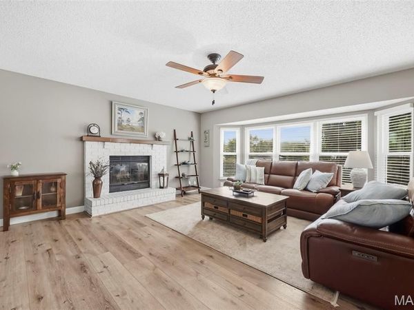 3699 Banbury Drive, St Charles, MO 63303