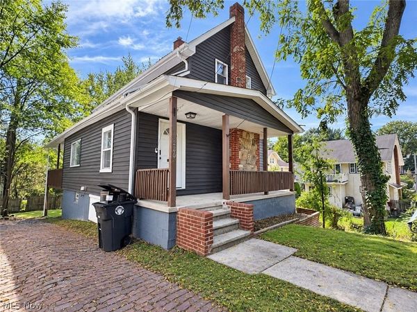 286 Alhambra Way , Akron, OH 44302