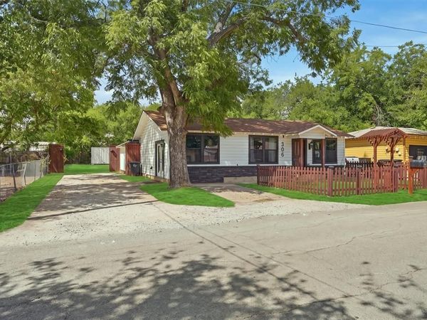 306 Lovelady Street, Cleburne, TX 76033
