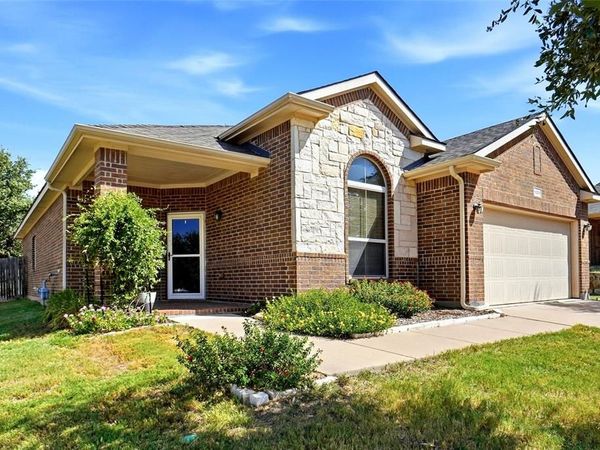 1221 Glenwood Drive, Azle, TX 76020