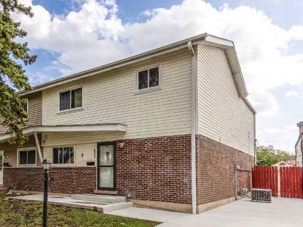 9105 HOLLYBERRY Avenue, Des Plaines, IL 60016