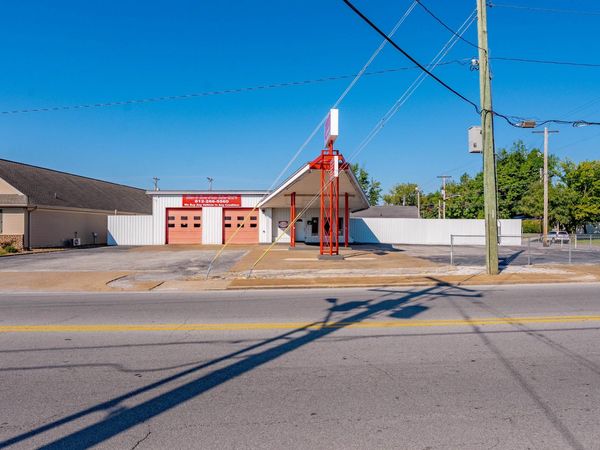 2460 Stringtown Road, Evansville, IN 47711