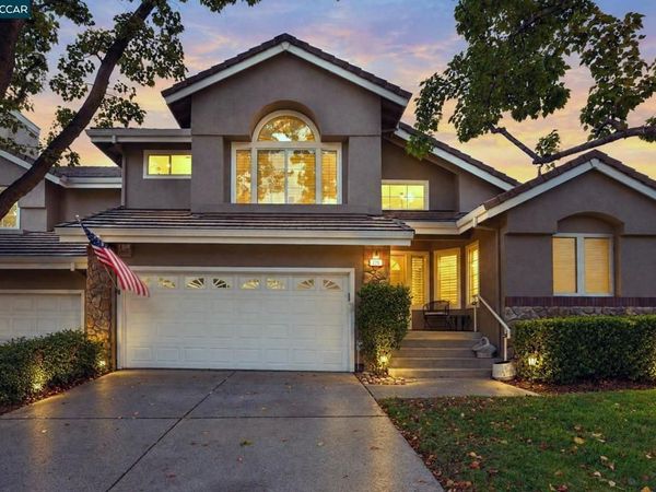 220 Promenade Ln, Danville, CA 94506