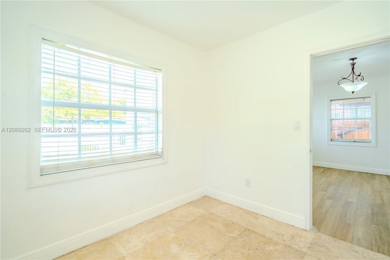 27 SW 55th Ave Rd , Unit F, Miami, FL 33134 Photo