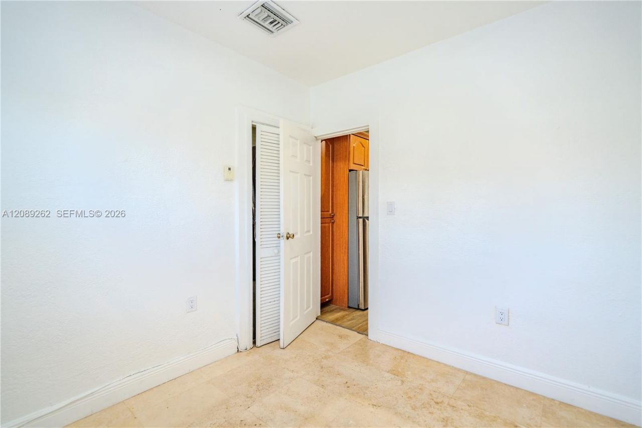 27 SW 55th Ave Rd , Unit F, Miami, FL 33134 Photo