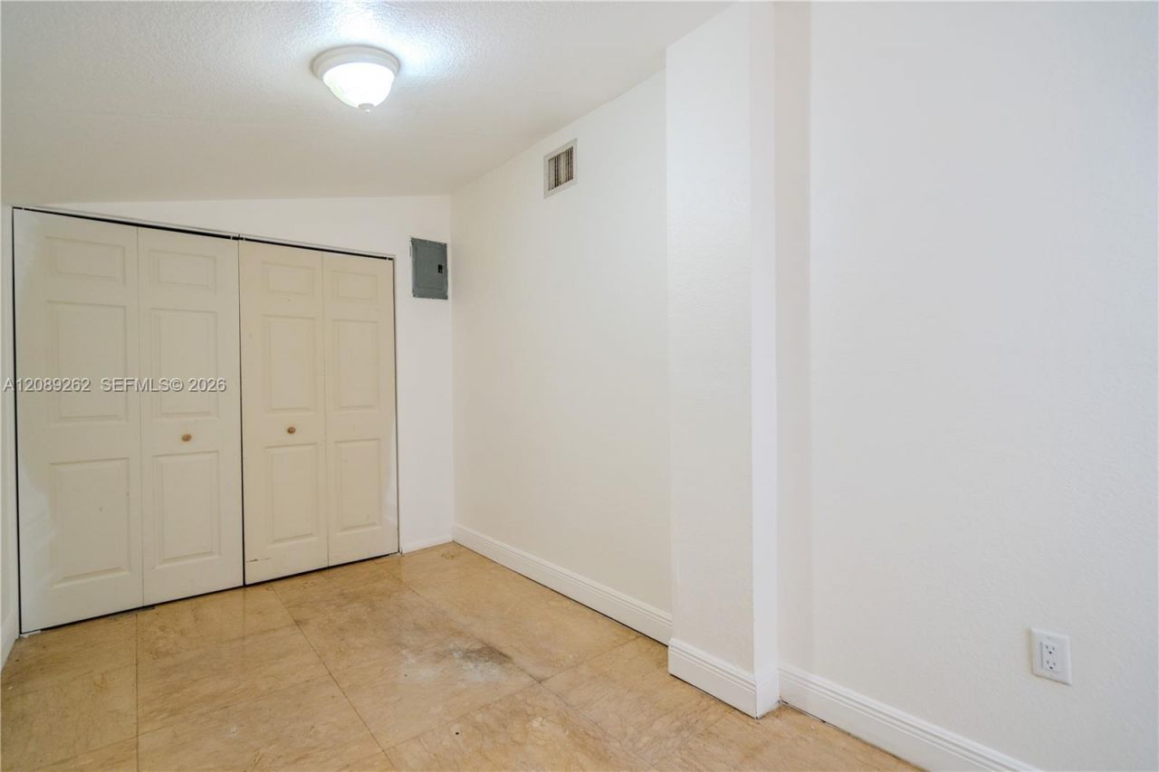 27 SW 55th Ave Rd , Unit F, Miami, FL 33134 Photo
