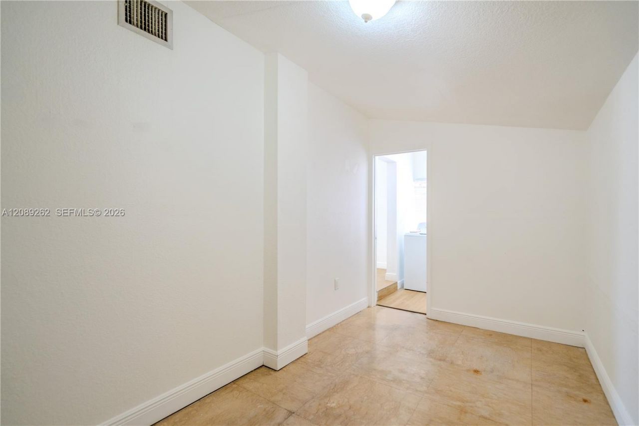 27 SW 55th Ave Rd , Unit F, Miami, FL 33134 Photo