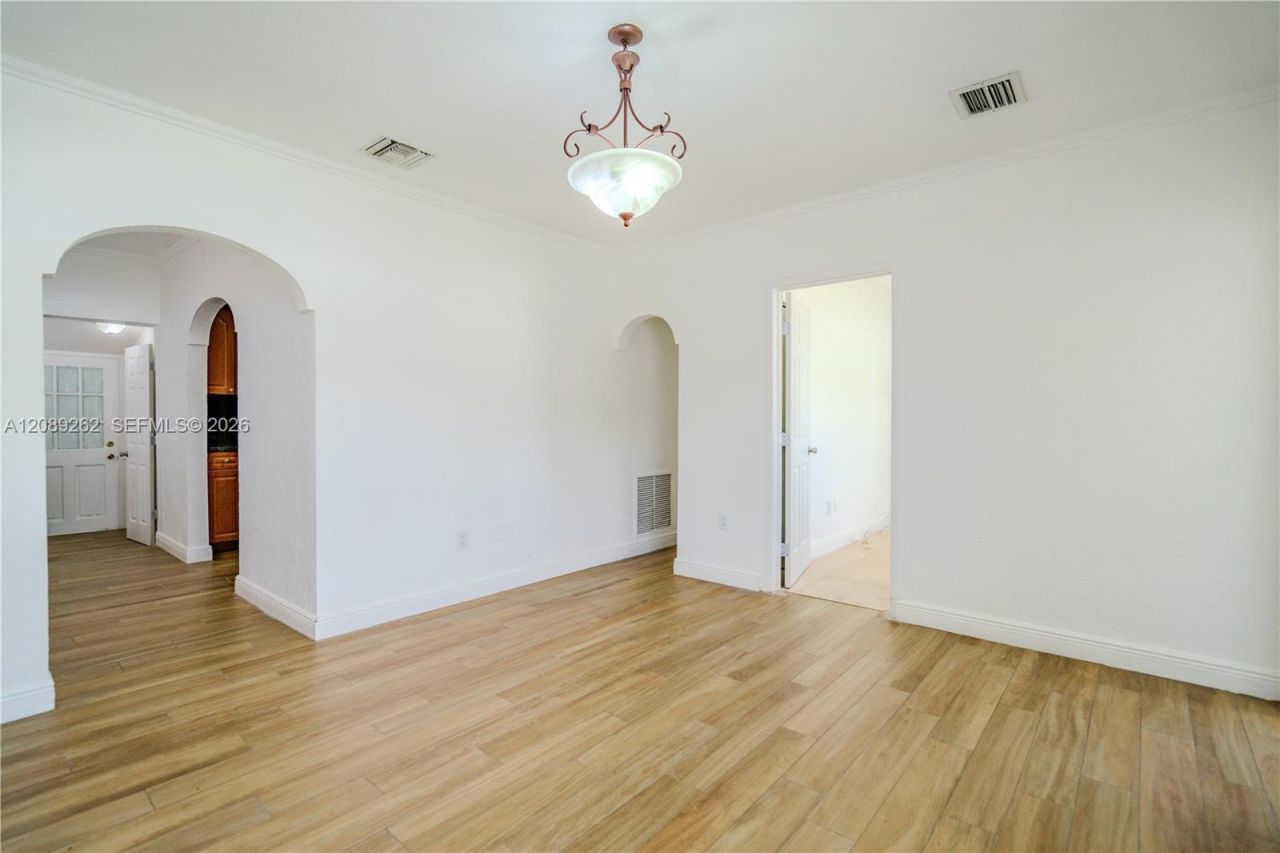 27 SW 55th Ave Rd , Unit F, Miami, FL 33134 Photo