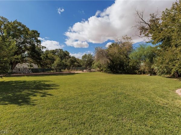 195 W Perkins Avenue, Overton, NV 89040
