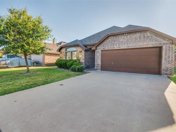 347 Creekside Way, Waxahachie, TX 75165