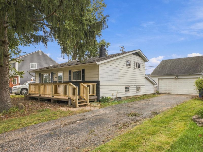7047 Roundelay Road S, Reynoldsburg, OH 43068 Photo 3