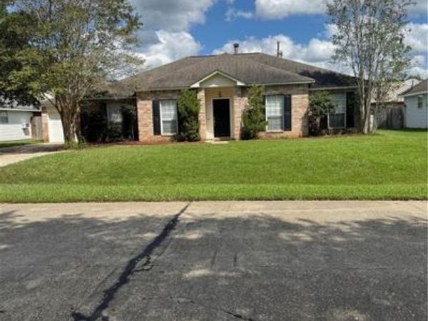 1131 MILAN Drive, Mandeville, LA 70448
