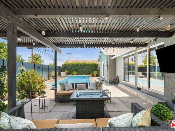 9134 Swinton Avenue , North Hills, CA 91343
