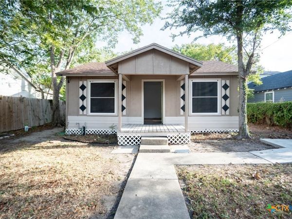 1408 E Power Avenue, Victoria, TX 77901