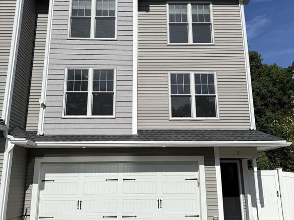 2 Burncoat Hts, Worcester, MA 01606