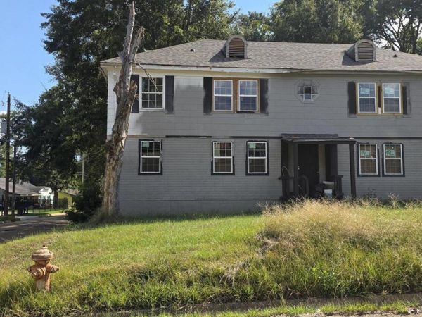 1205 Lawnview Place, Jackson, MS 39203