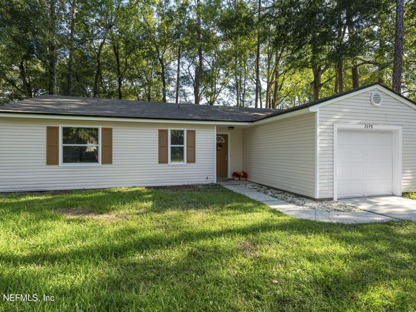 2698 N PINEWOOD Boulevard, Middleburg, FL 32068