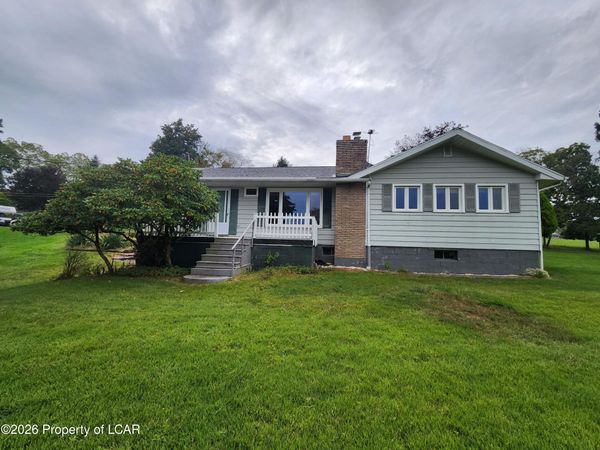 160 Jake Moore Road, Dallas, PA 18612