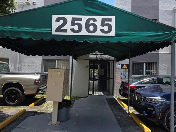 2565 W 56th St , Unit 206, Hialeah, FL 33016
