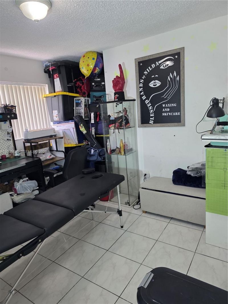 2565 W 56th St, Unit 206, Hialeah, FL 33016 Photo