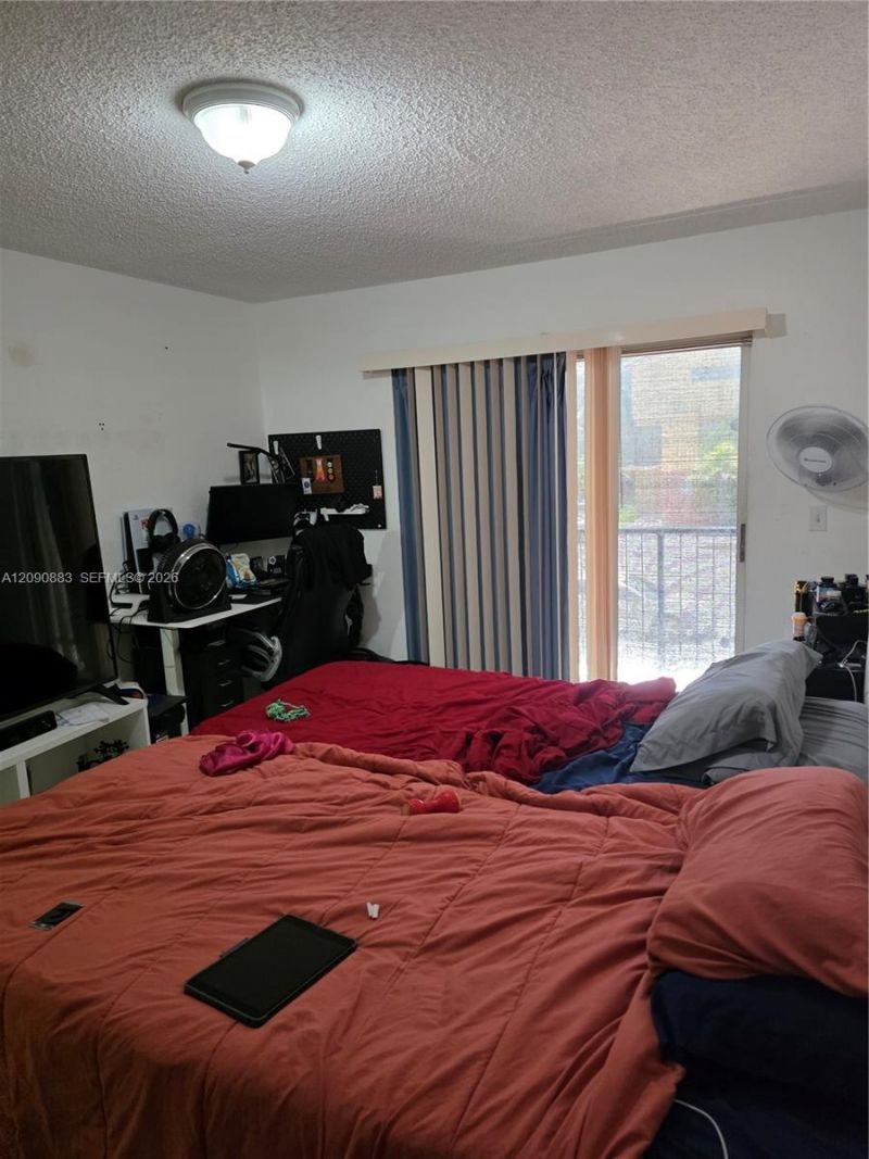 2565 W 56th St, Unit 206, Hialeah, FL 33016 Photo
