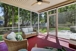 111 Bonneau Court photo 4