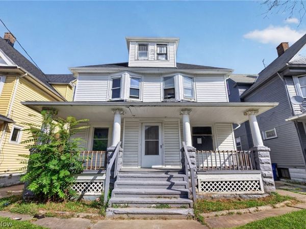 10101 North Boulevard, Cleveland, OH 44108