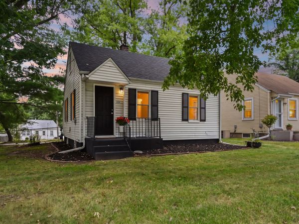 4208 30th Street , Rock Island, IL 61201