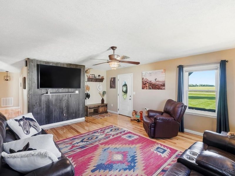 332 Dakins Chapel Road, Sabina, OH 45169 Photo 5