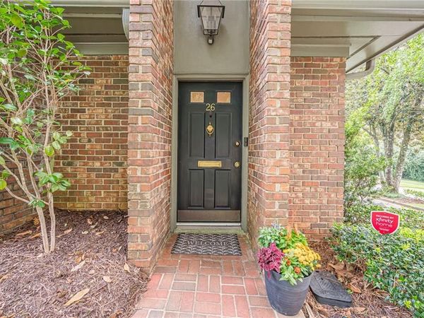 26 Old Ivy Square NE, Unit 26, Atlanta, GA 30342