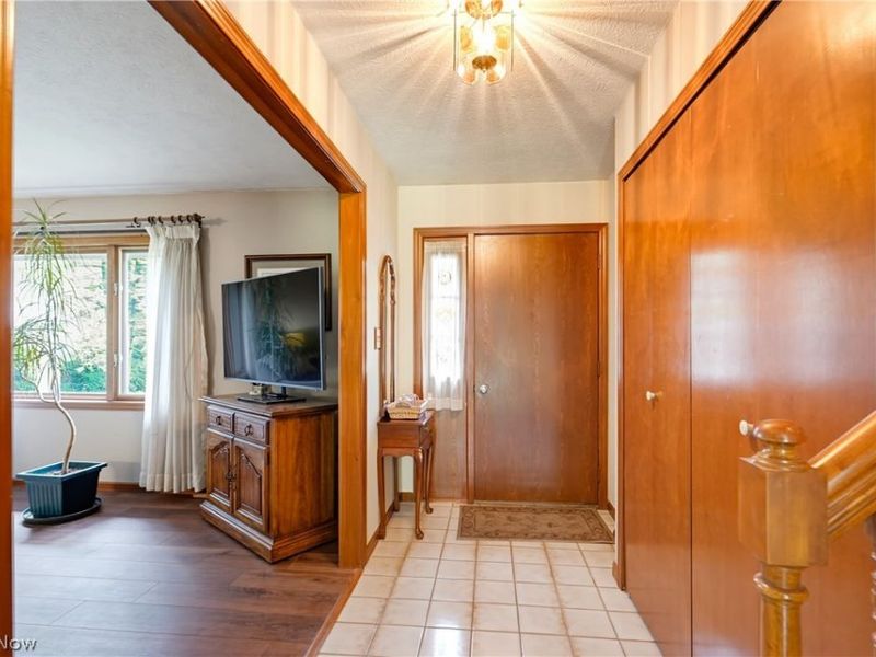 24912 Pleasant Trail, Richmond Heights, OH 44143 Photo 16