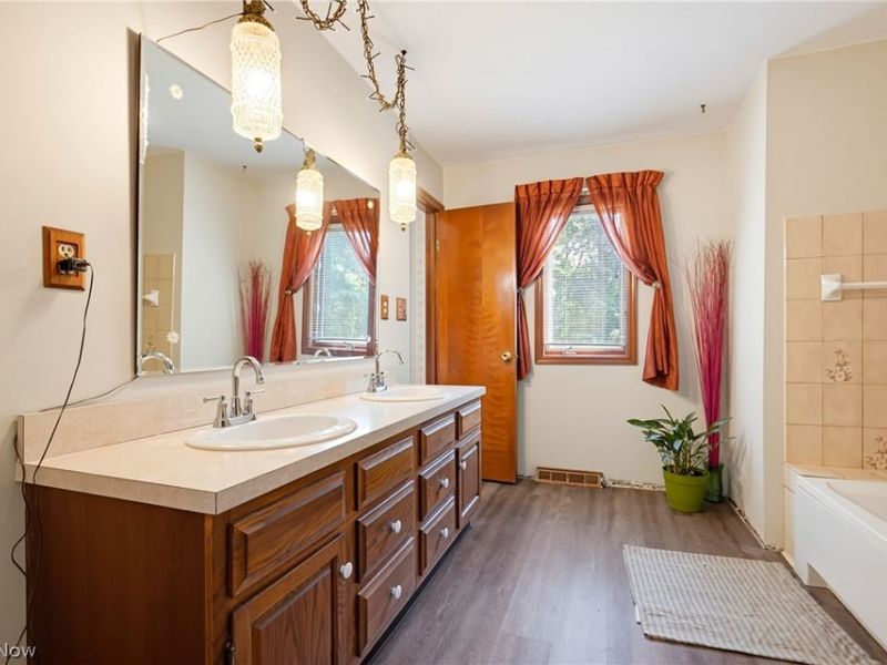 24912 Pleasant Trail, Richmond Heights, OH 44143 Photo 24