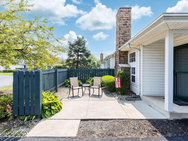 2499 Crystal Springs Drive, Hilliard, OH 43026 Photo 4
