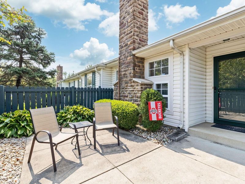 2499 Crystal Springs Drive, Hilliard, OH 43026 Photo 5