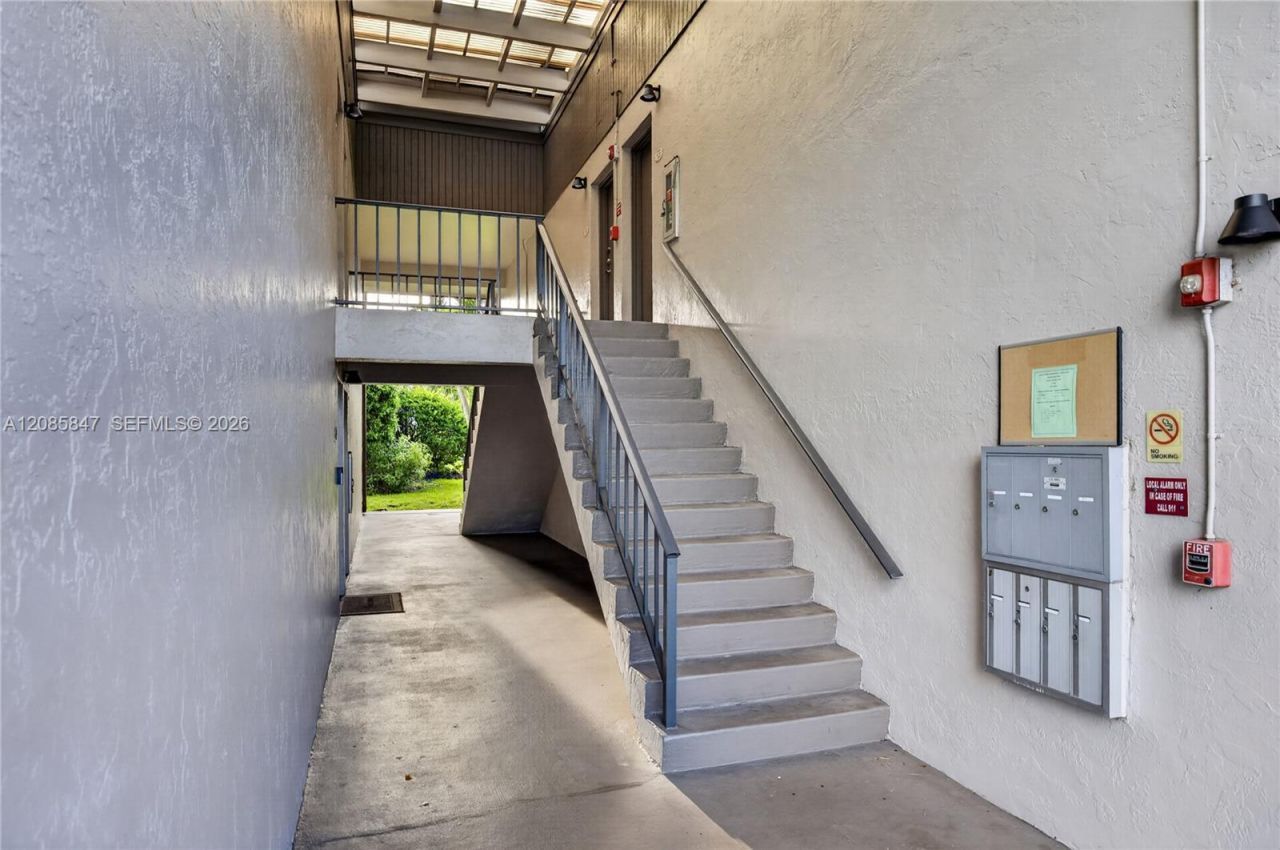 5767 Washington St, Unit F22, Hollywood, FL 33023 Photo