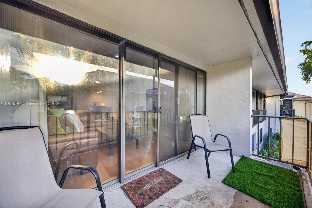 5767 Washington St, Unit F22, Hollywood, FL 33023 Photo