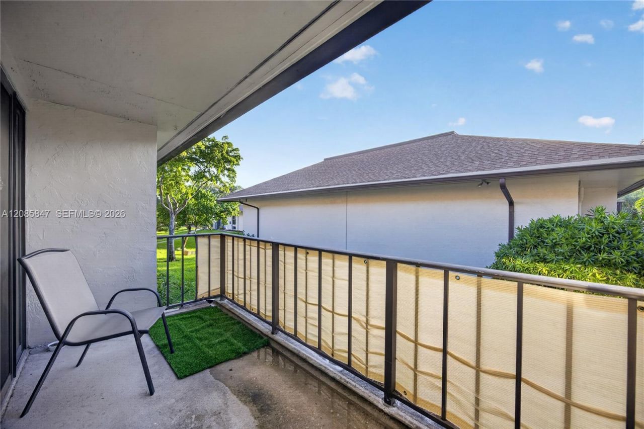 5767 Washington St, Unit F22, Hollywood, FL 33023 Photo